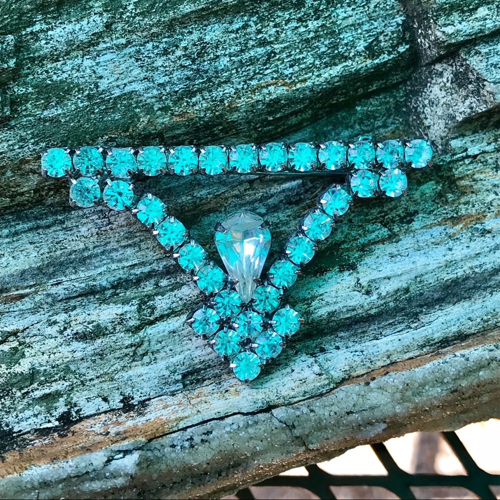 Large Vintage Rhinestone Pin